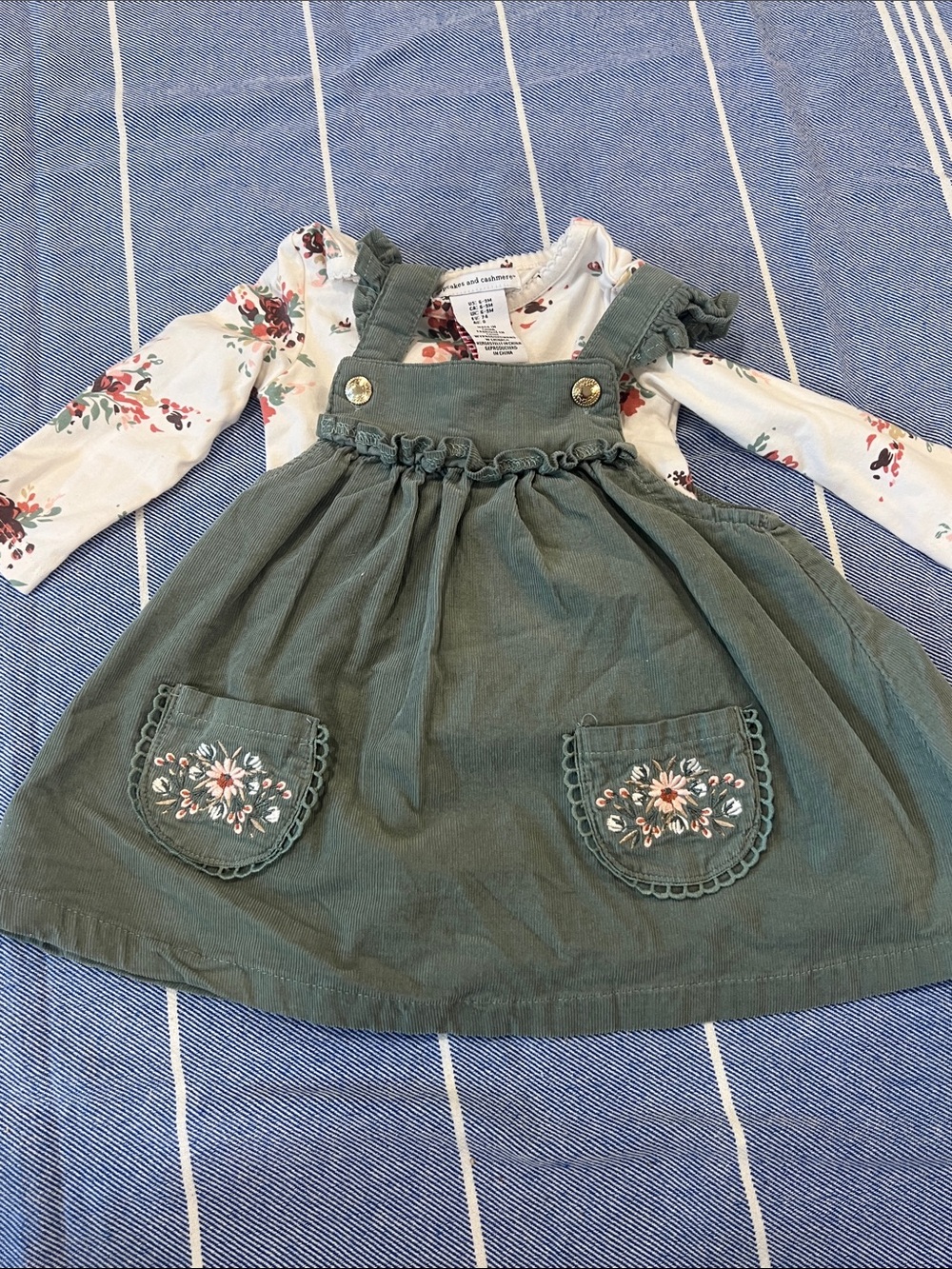 Baby Girl 6-9 month bundle- 3 sets - Picture 5 of 7